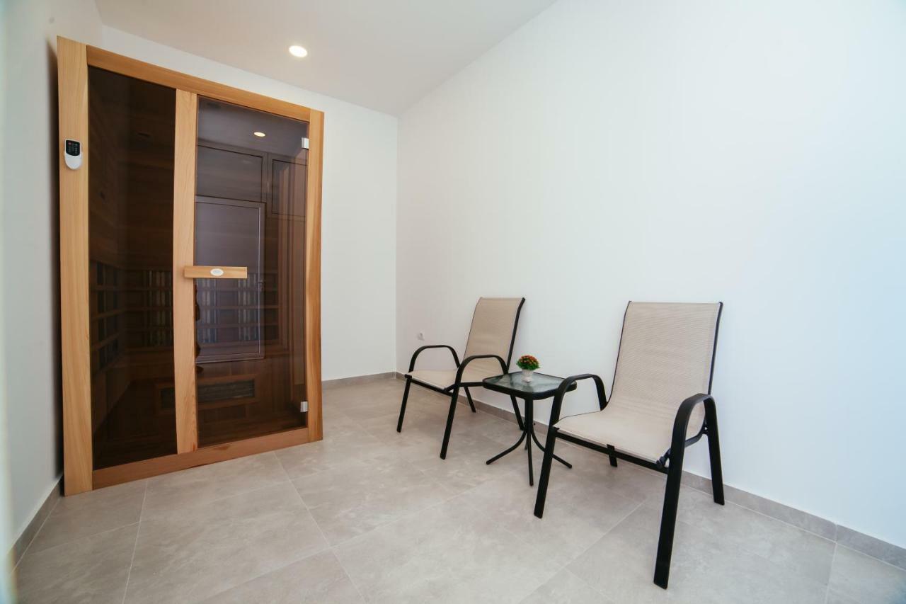 Hotel Ambiente Ulcinj Exteriör bild